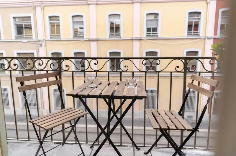 Studio - 24 m² - 3 pièces