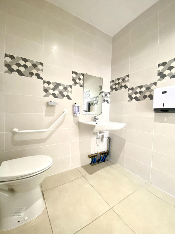 Local commercial - 231 m²