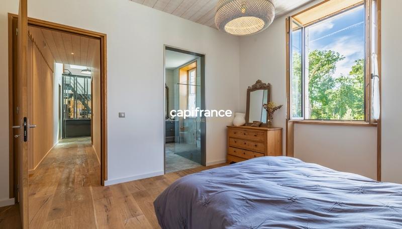 Propriété - 613 m² - 15 pièces