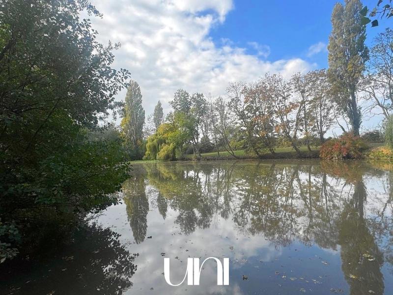 Maison - 650 m² - 22 pièces