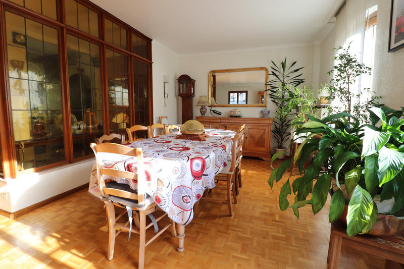 Maison - 244 m² - 8 pièces