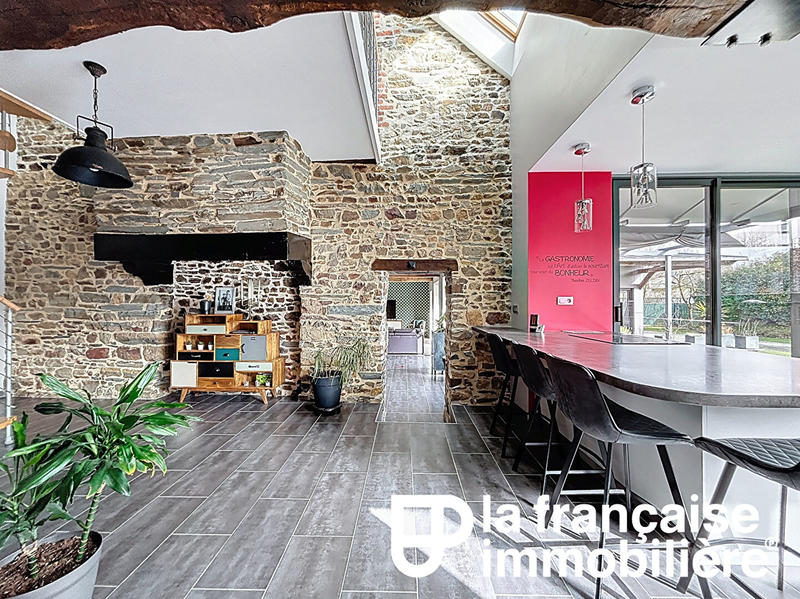 Maison - 231 m² - 6 pièces