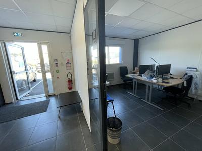 Local d'activité / Entrepôt - 590 m²