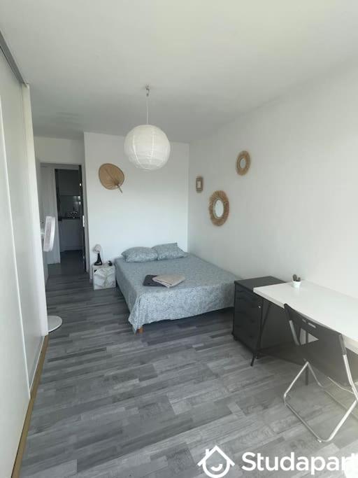 Chambre - 8 m² - 1 pièce