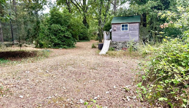 Terrain constructible - 1 095 m²