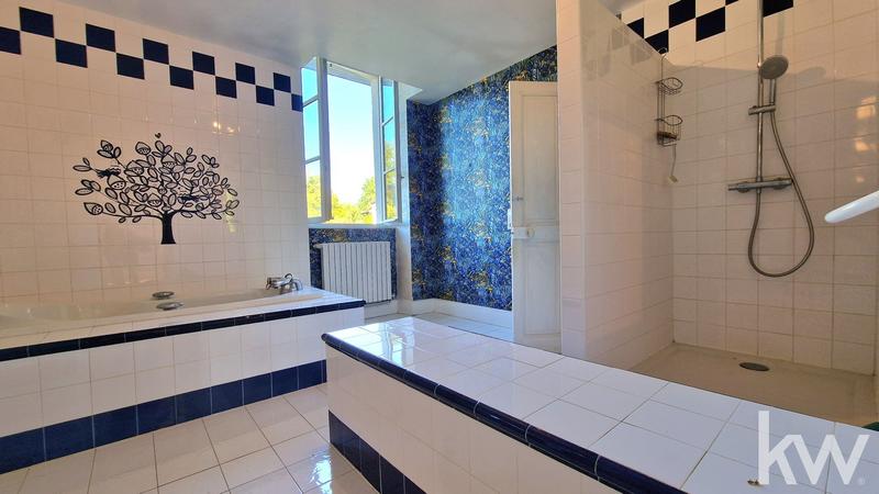 Maison - 268 m² - 8 pièces