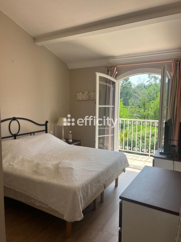 Maison - 80 m² - 5 pièces