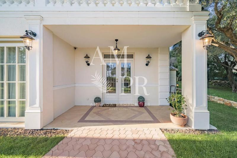 Villa - 257 m² - 4 pièces