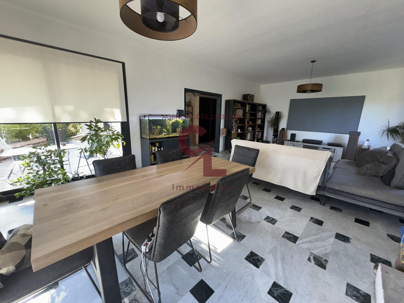 Maison - 328 m² - 9 pièces