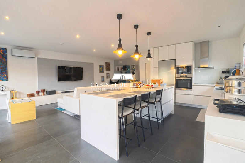 Maison - 152 m² - 6 pièces