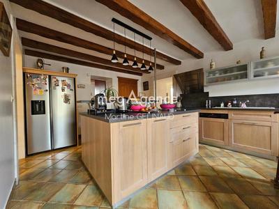 Maison - 295 m² - 8 pièces