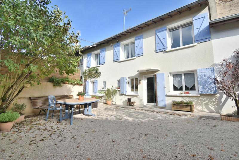 Maison - 94 m² - 4 pièces