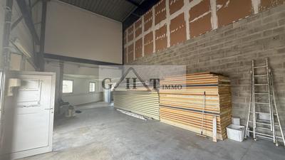 Entrepôt - 680 m²