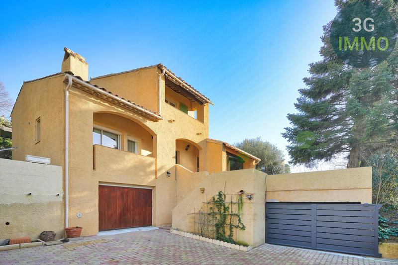 Villa - 167 m² - 6 pièces