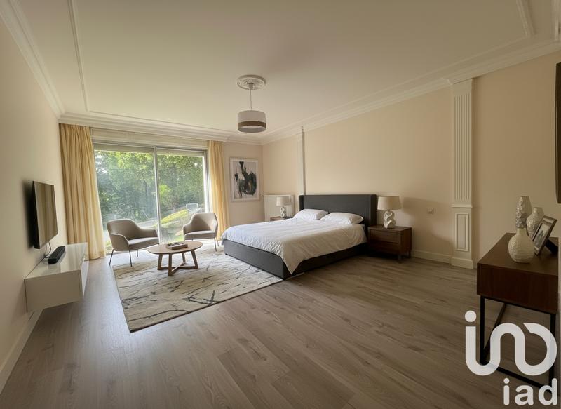 Maison - 275 m² - 6 pièces