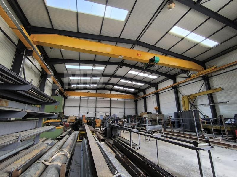 Local d'activités - 600 m² - 1 pièce