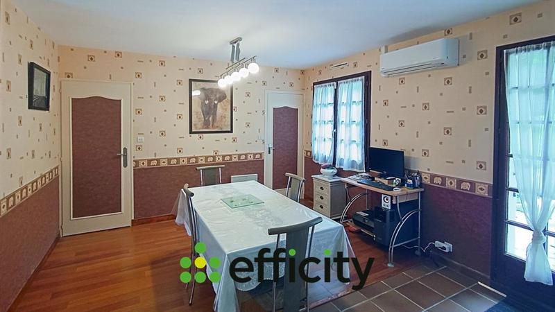 Maison - 90 m² - 5 pièces