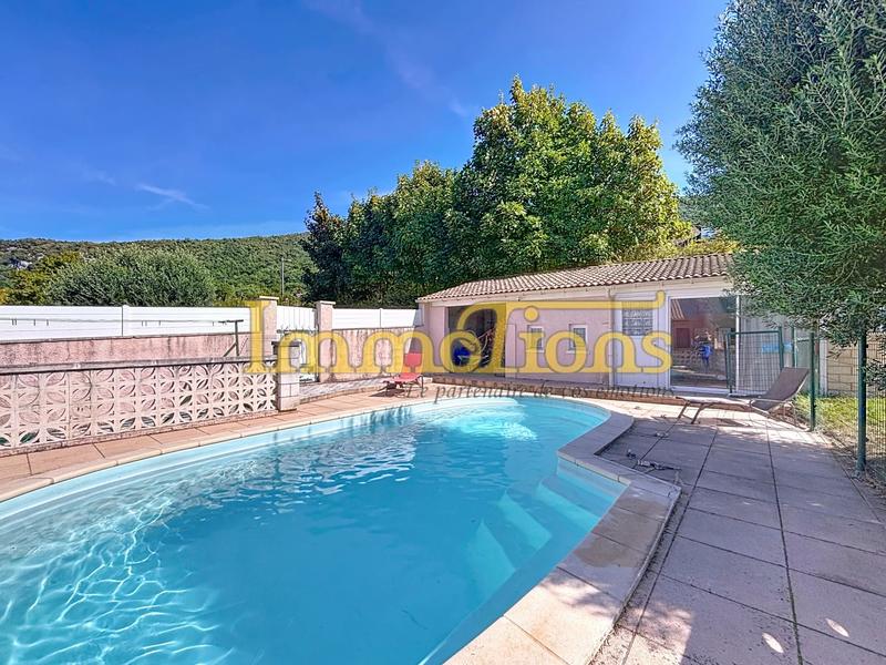 Maison - 96 m² - 4 pièces