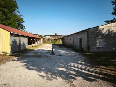 Local d'activité / Entrepôt - 464 m² - 9 pièces