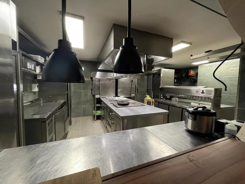 Local commercial - 220 m²