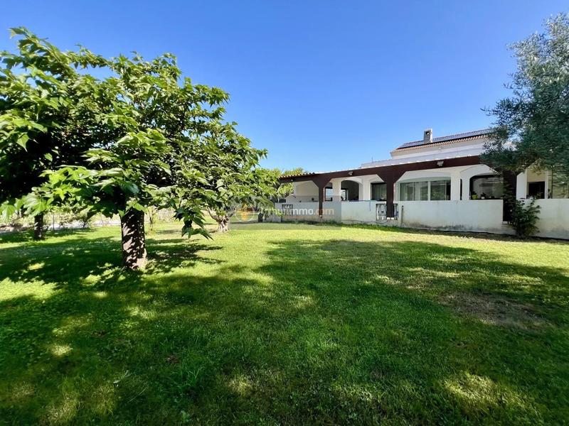 Maison - 257 m² - 9 pièces