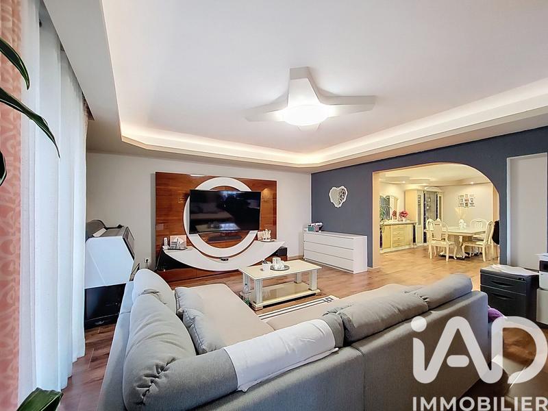 Maison - 217 m² - 8 pièces