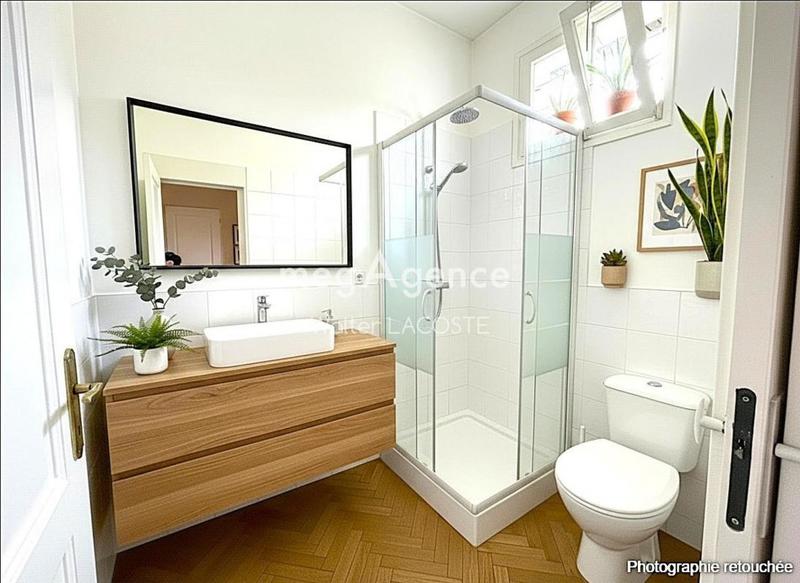 Maison traditionnelle - 260 m² - 10 pièces