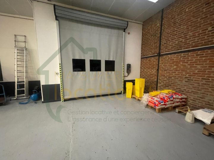 Local commercial - 351 m² - 9 pièces