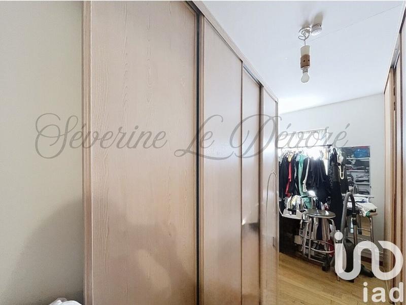 Maison - 215 m² - 9 pièces