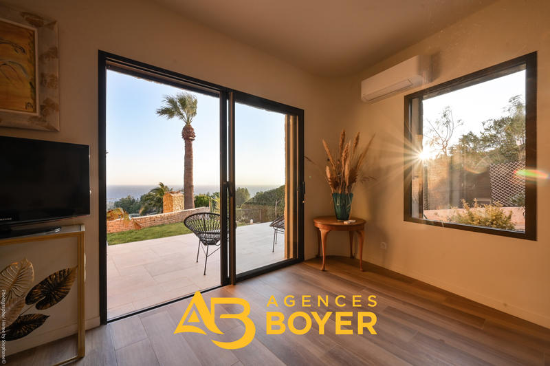 Maison - 300 m² - 8 pièces