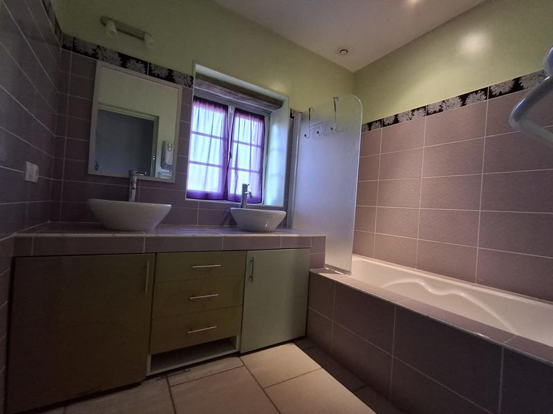 Maison ancienne - 347 m² - 15 pièces