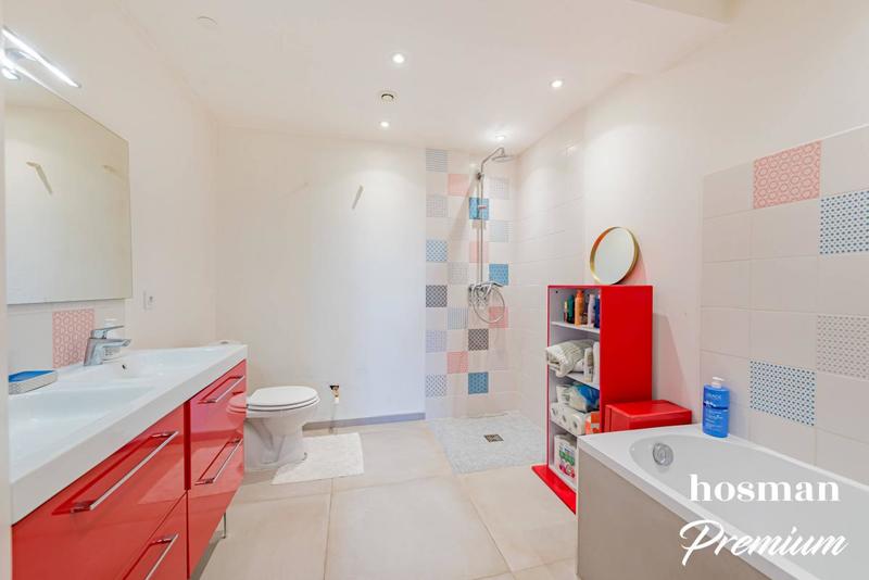 Maison - 258 m² - 7 pièces