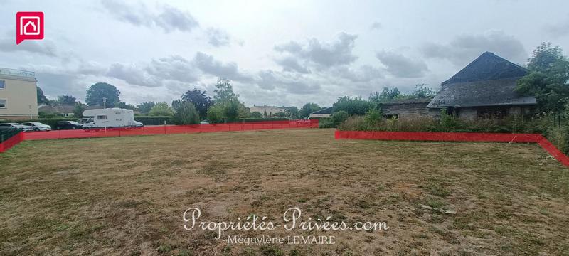 Terrain constructible - 1 008 m²