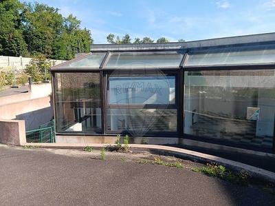 Local commercial - 3 996 m² - 1 pièce