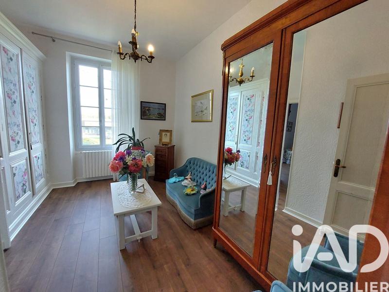 Maison - 208 m² - 6 pièces