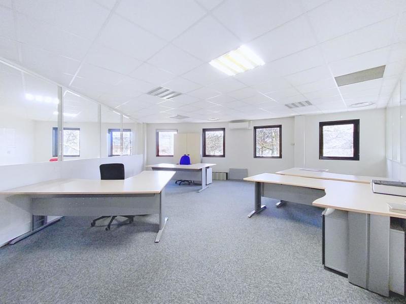 Bureau - 488 m²