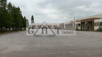 Entrepôt - 25 000 m²