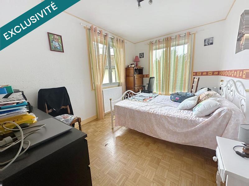 Maison - 180 m² - 8 pièces