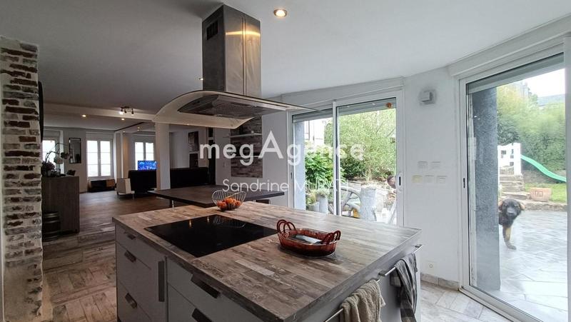 Maison - 228 m² - 7 pièces