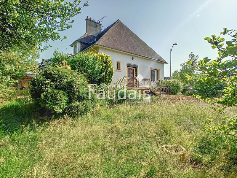 Maison - 178 m² - 9 pièces