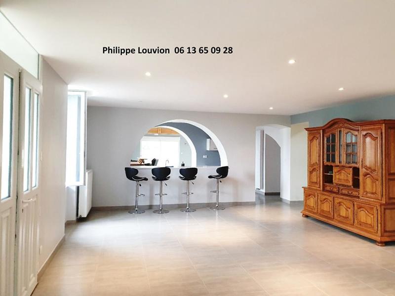 Maison - 373 m² - 9 pièces