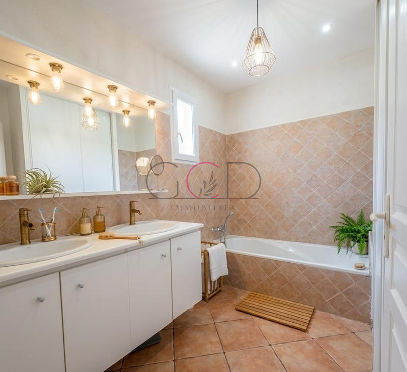 Villa - 105 m² - 5 pièces