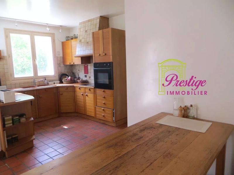 Maison - 166 m² - 7 pièces