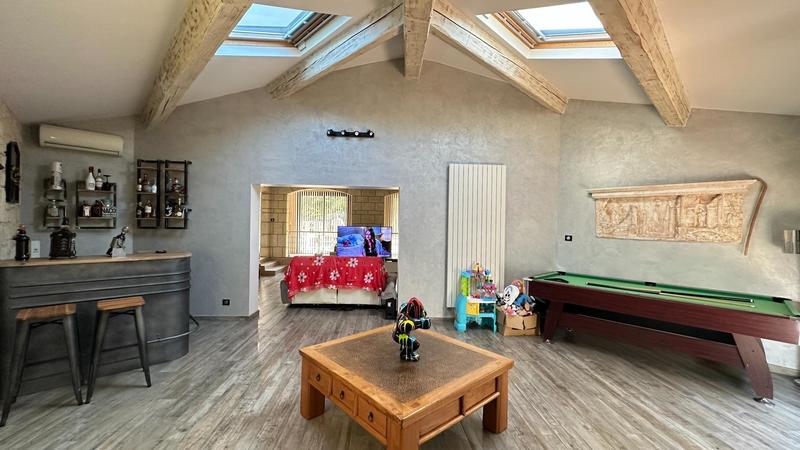 Maison - 200 m² - 6 pièces