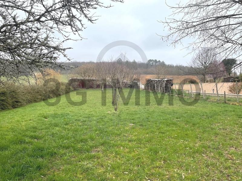 Terrain constructible - 1 002 m²