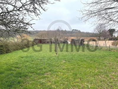 Terrain constructible - 1 002 m²