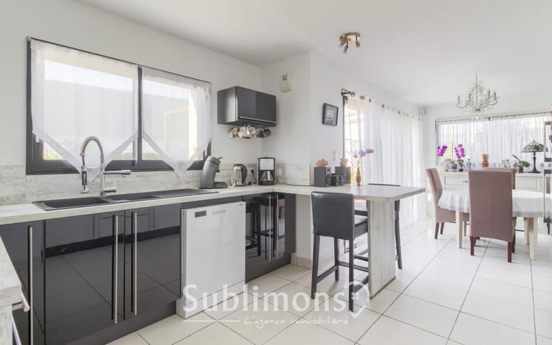 Maison - 102 m² - 5 pièces