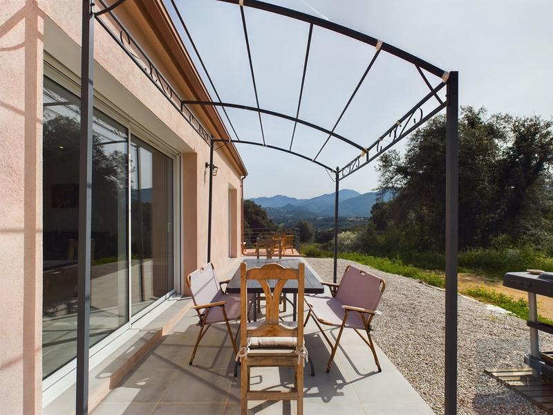 Villa - 100 m² - 4 pièces