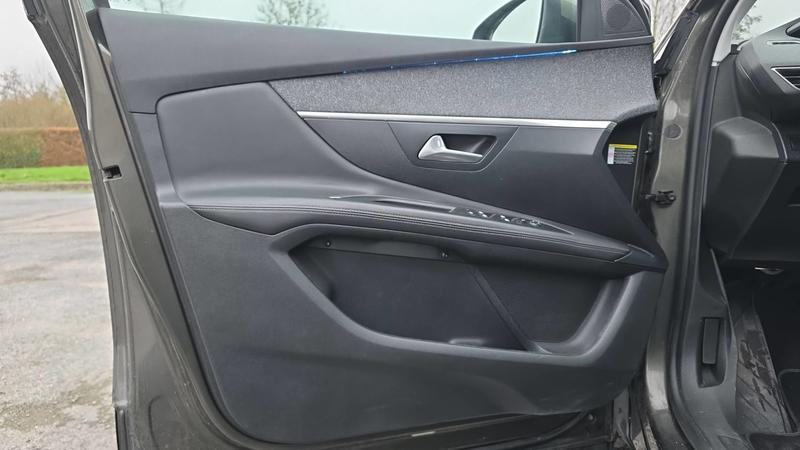 Peugeot 3008 2.0 BlueHDi 180 Eat8 Allure Business - Automatique Toit ouvrant