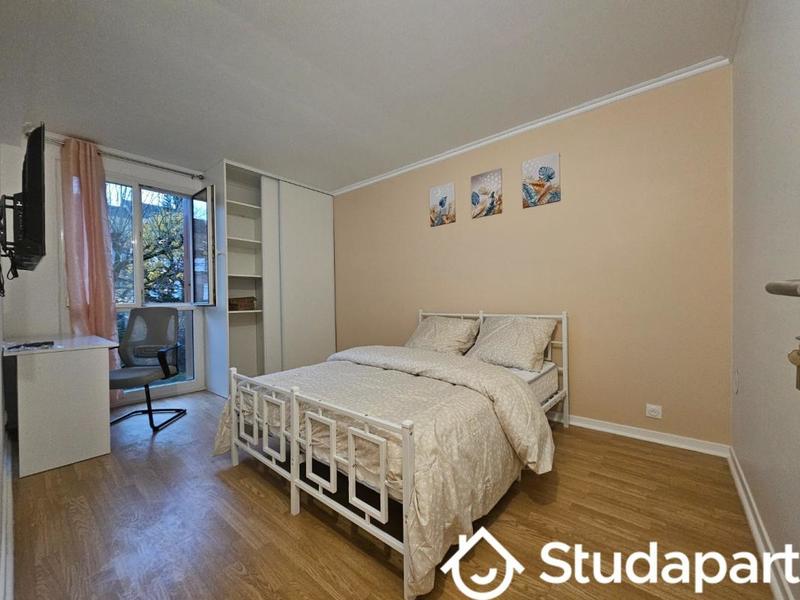Chambre - 12 m² - 1 pièce